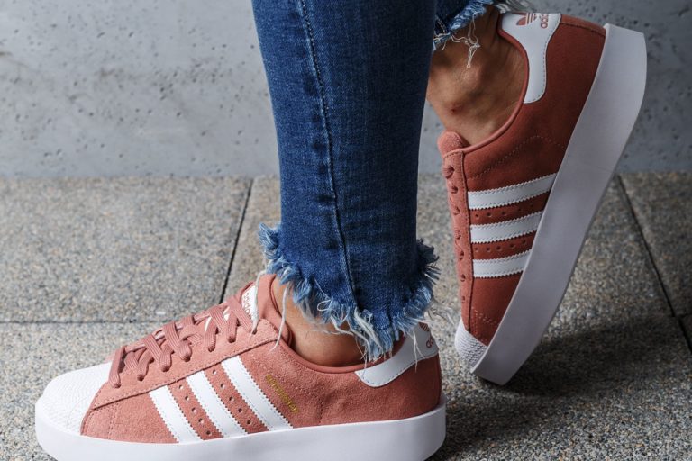 Titelbild zu „Wieso sollte man sich für die adidas Superstar entscheiden?“